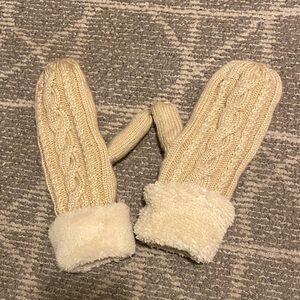 Cozy Cable Knit Mittens with Fleece Lining